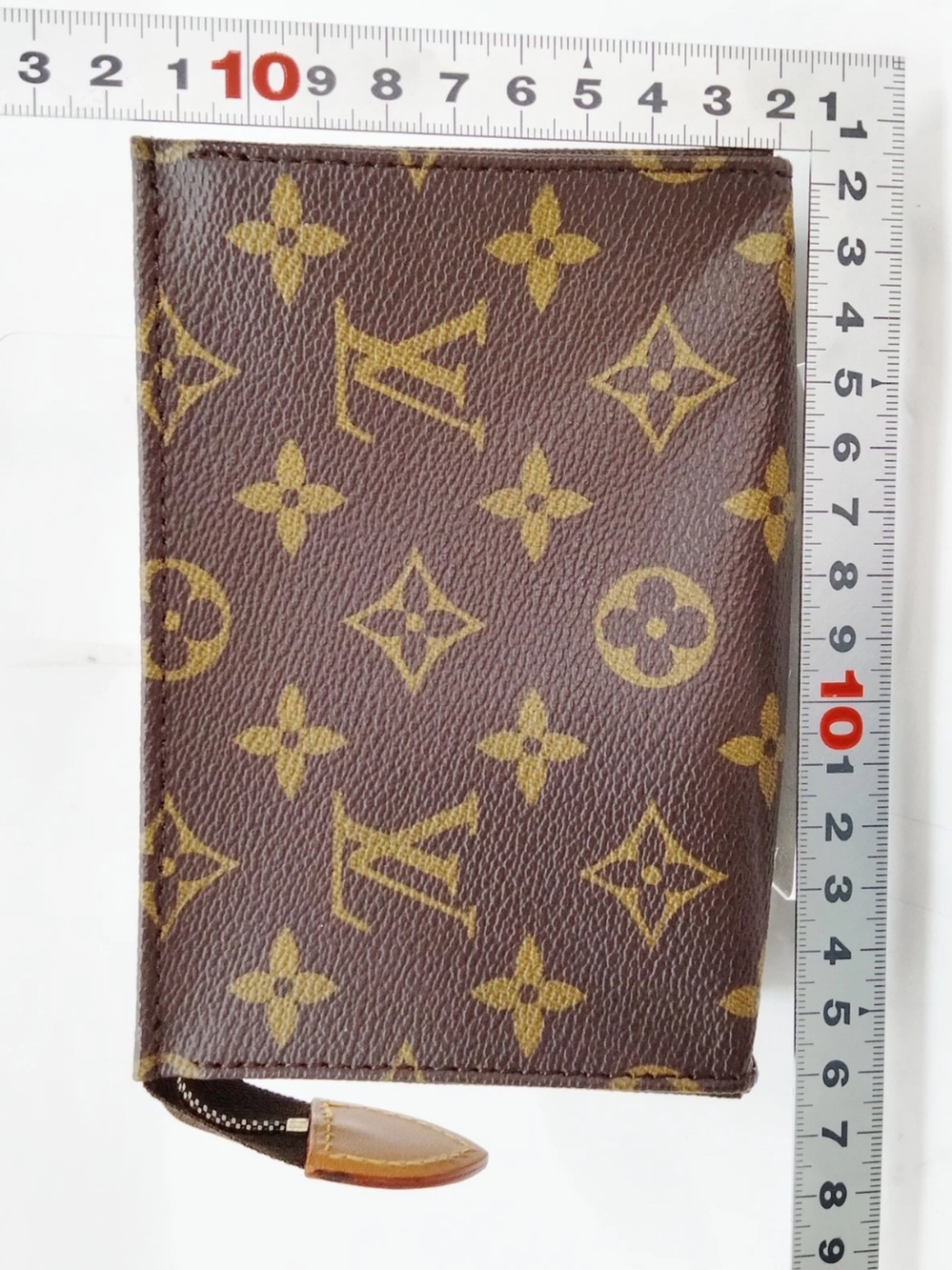 Louis Vuitton Toiletry Pouch 15 - Picture 4 of 4